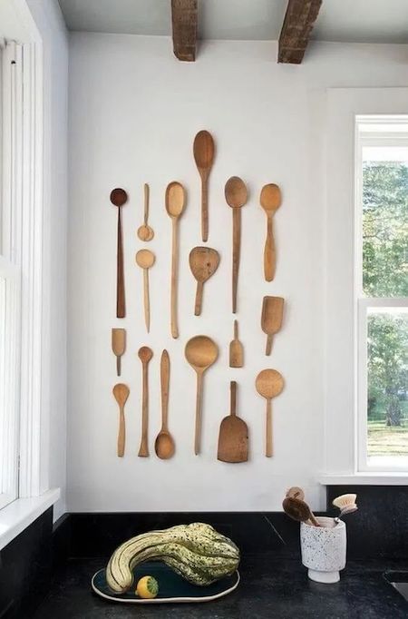 restaurant design tips: wooden utensils decorations