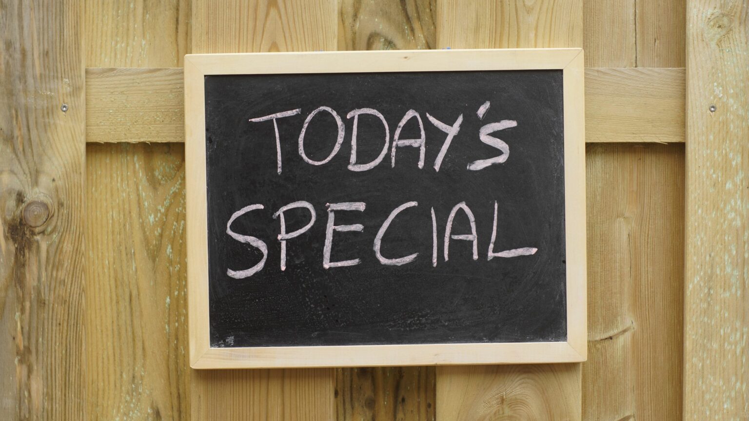 10 Restaurant Lunch Ideas You Must Try to Attract More Clients